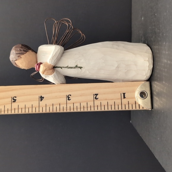 Willow Tree 2002 Loving Angel Figurine. - Picture 8 of 8